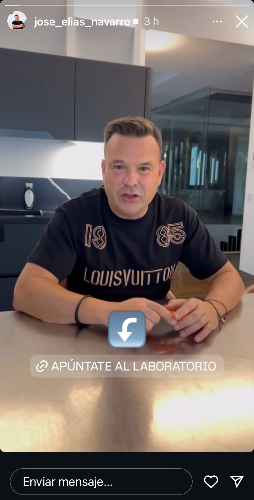 Dice el presi en Instagram que ha recibido inventos impresionantes de jóvenes emprendedores y les anima a que lo sigan
haciendo. Para algo durve tener 1.000.000 de seguidores … Y ya sabemos para que quiere esos inventos, esas soluciones tecnológicas…