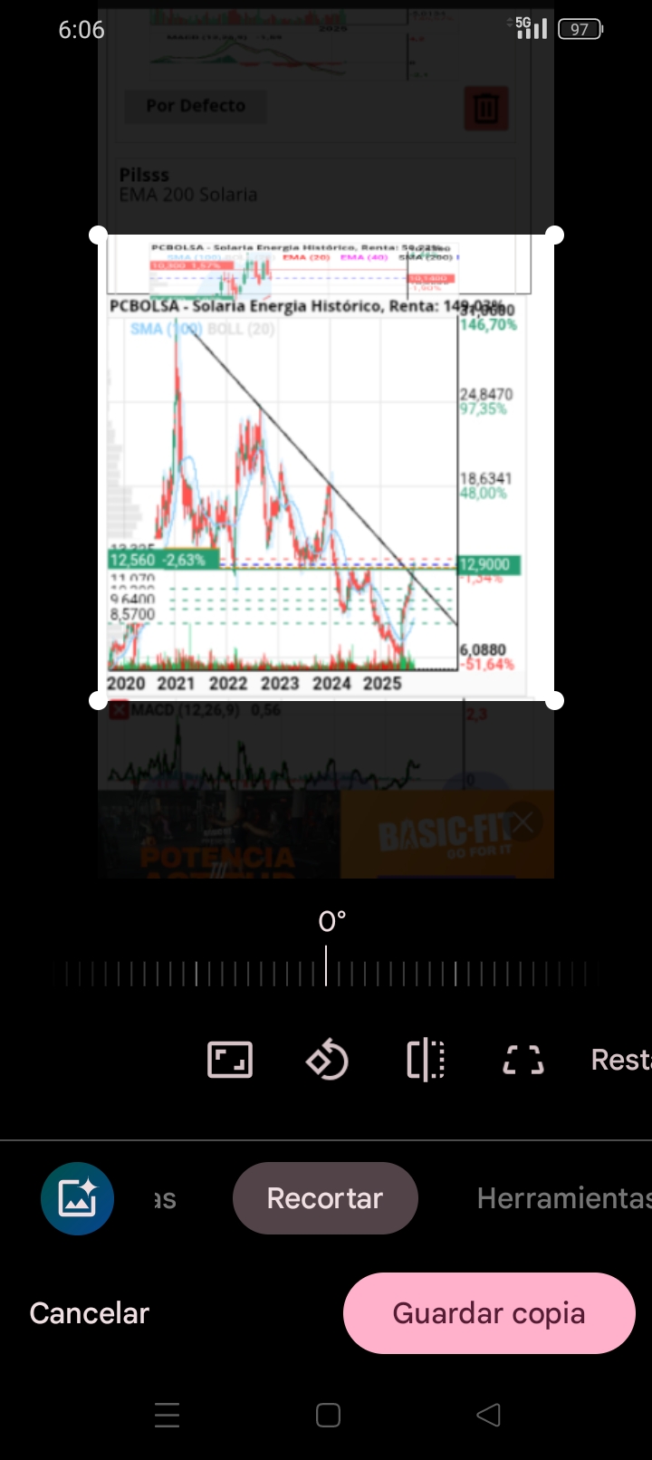 La bajista está rota desde 12,50 más/menos .,,,yo no sé qué tipo de magia hacéis,para cambiar la bajista de un día para otro,de sitio.De verdad,que comienzo a pensar,que sacar un conejo de una chistera,,ya no es magia,es posible.Lp veo todos los días en Solaria