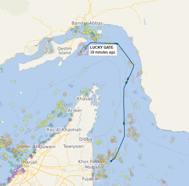 Mira, está pasando uno de Oman
Los americanos que miren vessel finder ya saben que chetos les está mintiendo una vez más.