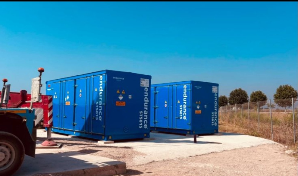 Mi tesis de inversión de END a 30/07/2026 en 4 claves:
1 - Posicionamiento empresarial único en el país por Know how y expertise.
2 - Explosión de demanda BESS made in UE de varios cientos de millones a punto de caramelo.
3 - Una guerra regulatoria/industrial/soberanía entre la UE y China (CRA, NIS2, RGPD, Decretos 834, 835 y 837, prohibición inversores Chinos...) que va "in crescendo" y que sólo va a beneficiar al producto europeo.
4 - 43MM de capitalización.