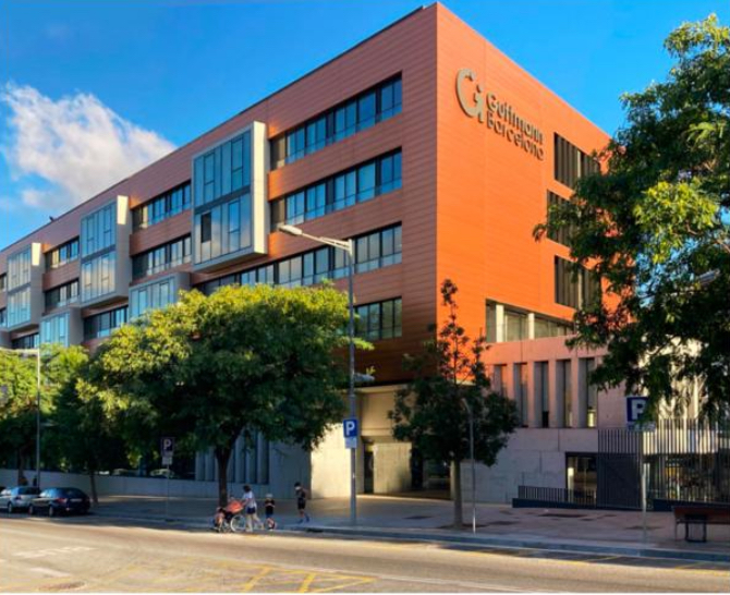 Este edificio de la calle Garcilaso esquina la Meridiana lo ha construido nuestro nuevo socio EDA. Detecto otro loco Justo aquí abajo <span class="Emo5"> </span>