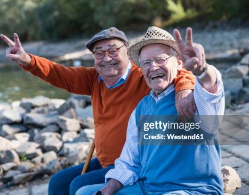 Robert, ahora que veo la foto creo que hemos envejecido bastante... Cuantos años levamos cerca del CREEK? Me da vértigo salir algún día de él. Me preocupa que no queden putiferios abiertos cuando salgamos y tengamos que quedarnos para siempre en Can Grifols...