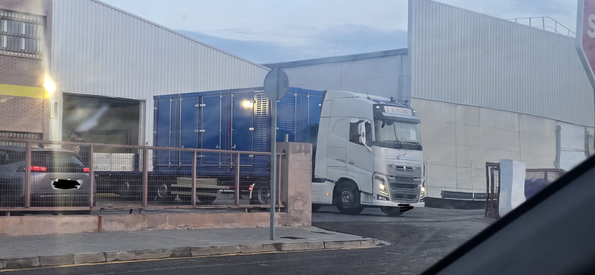¡¡Buenos días!! La empresa sigue sacando contenedores terminados. Otros 500.000€ para la caja.
Otro dato interesante. Este año 2026 se llevan instalados unos 160 MW, de los cuales ENDURANCE ha ejecutado 70 MW. ¿Qué cuota de mercado es?
Yo sigo pensando lo mismo de siempre y estos precios para ampliar me encantan.
Saludos