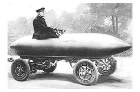 El primer coche que superó los 100.