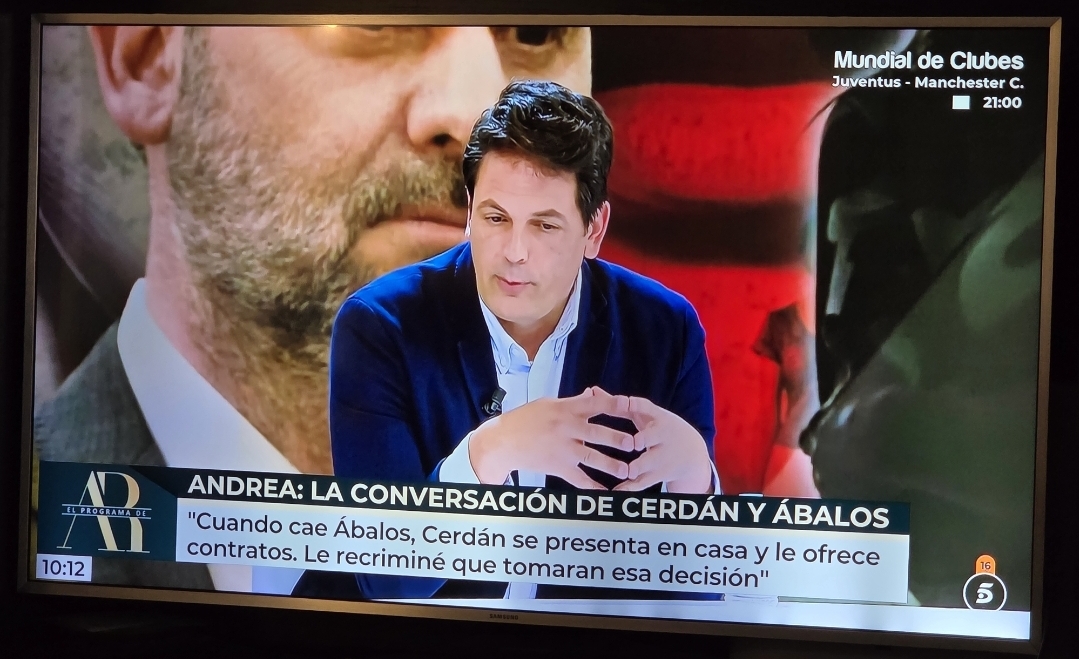 Ahora mismo en tele 5. Andrea la ex pareja de abalos durante 5 años esta declarando que los contratos que ofreció cerdan a abalos porque estaba sin un duro estaban ordenados por Monclis, por Sanchez