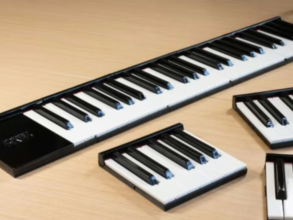 Sigue tocando el piano seBastián, me gusta tu música!!!
https://www.democrata.es/economia/la-familia-grifols-gras-lanza-al-mercado-el-primer-piano-portatil-modular-europeo/
